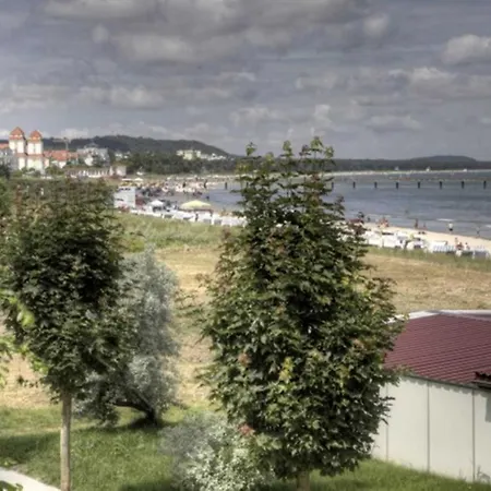 In Der Strandperle Остзебад Бинц